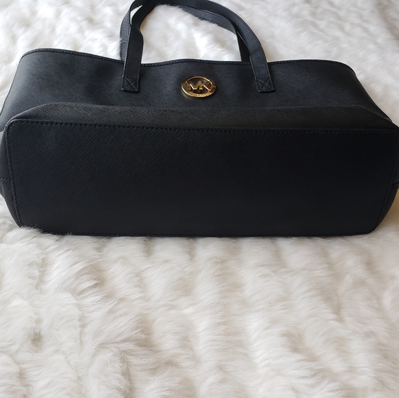 Michael Kors Tote - Picture 3 of 9